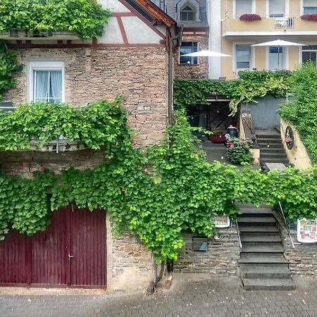 Gast Und Weinhof Beim Schneemann Valwig Exterior foto